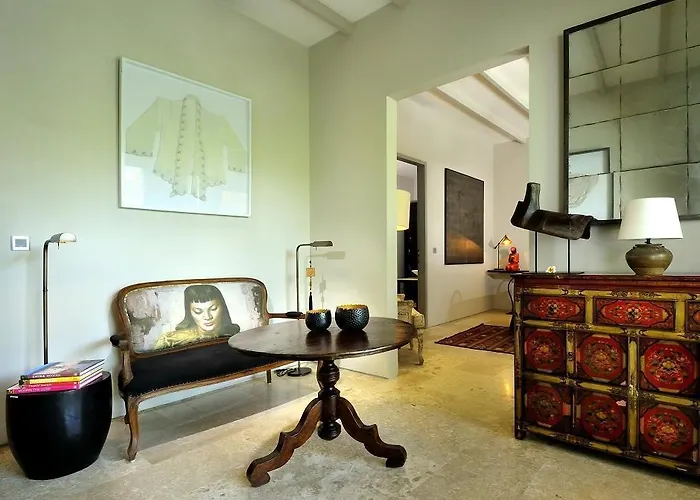 Guest house & Vespa 2