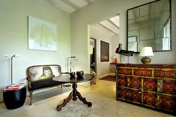 & Vespa 2 Guest house