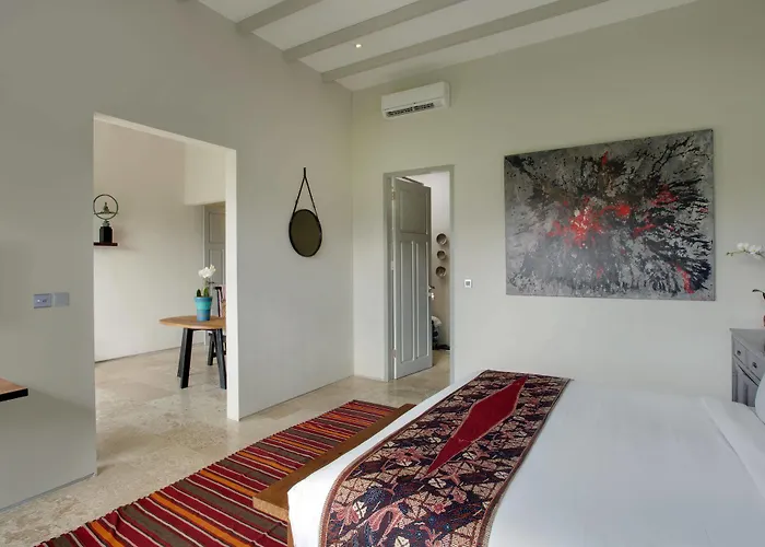 Guest house & Vespa 2 2*