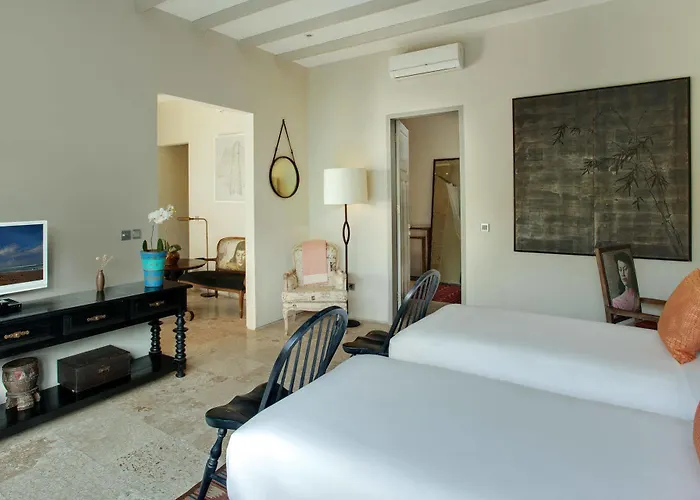 & Vespa 2 Guest house